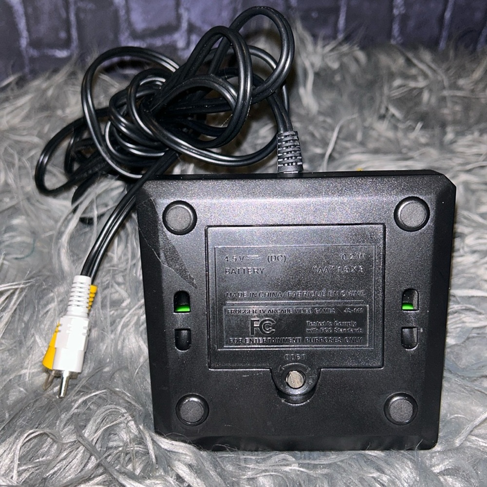VTG 2004 Konami Classic FROGGER Plug N Play TV Handheld Arcade Video GUC Tested - Picture 12 of 16